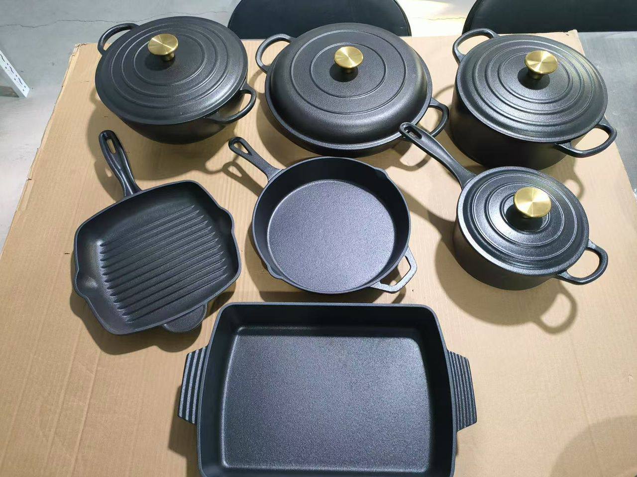 11pcs Cast iron cooking pots