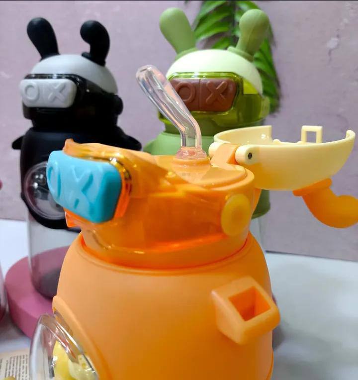 600ml Kids water bottles with straws and carrier string