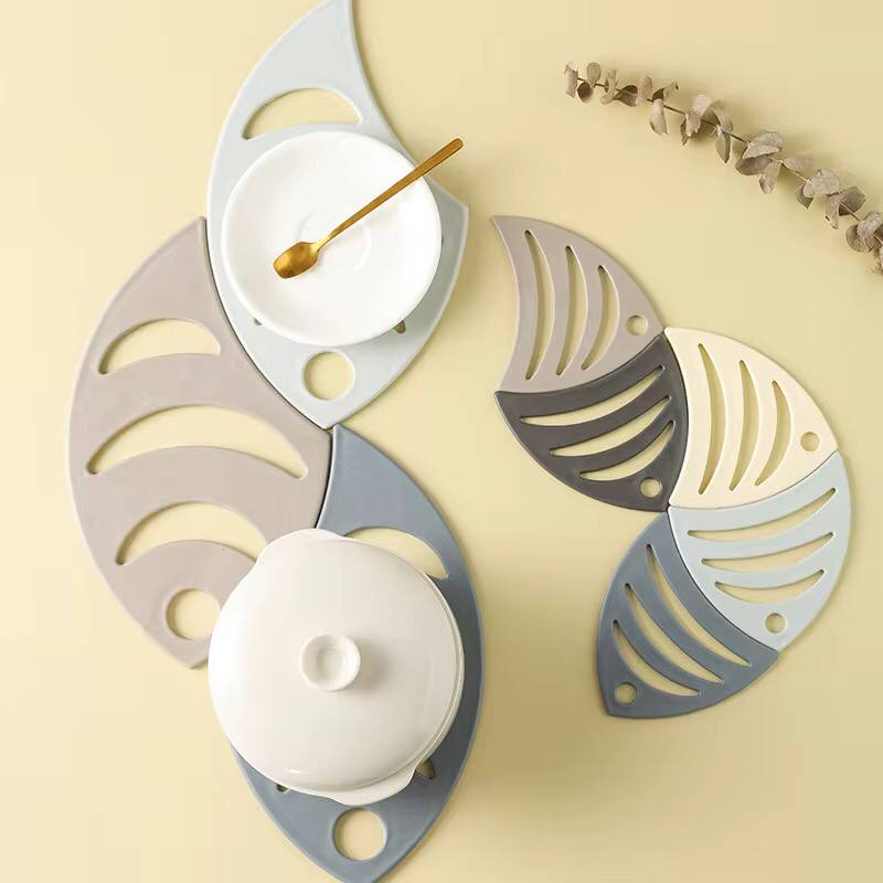 5 pieces fish shaped silicone coasters