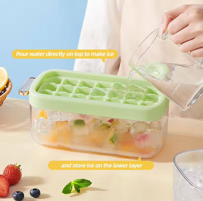 21 grid ice cubes maker with lid and scoop.