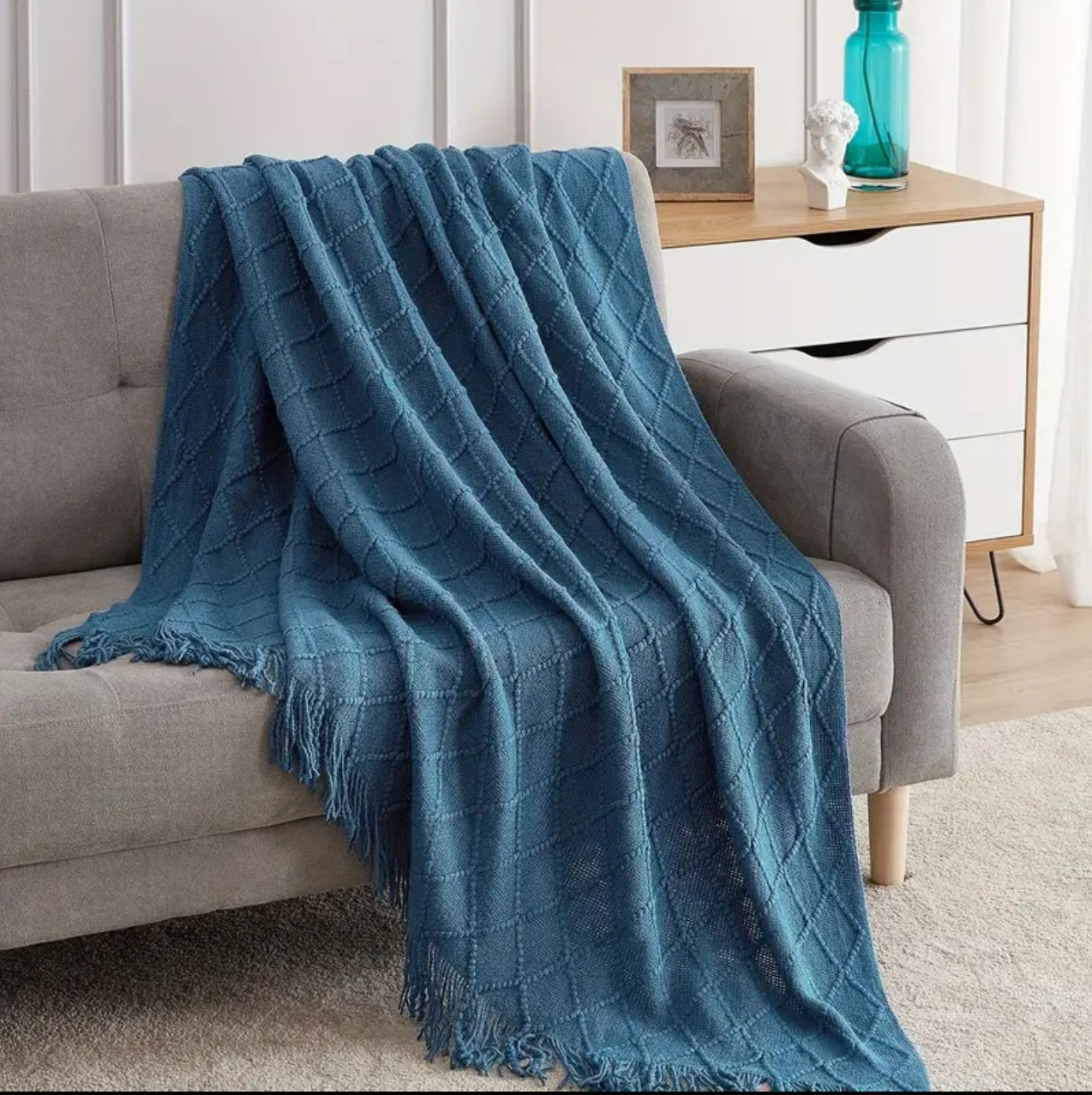 Knitted fleece blankets