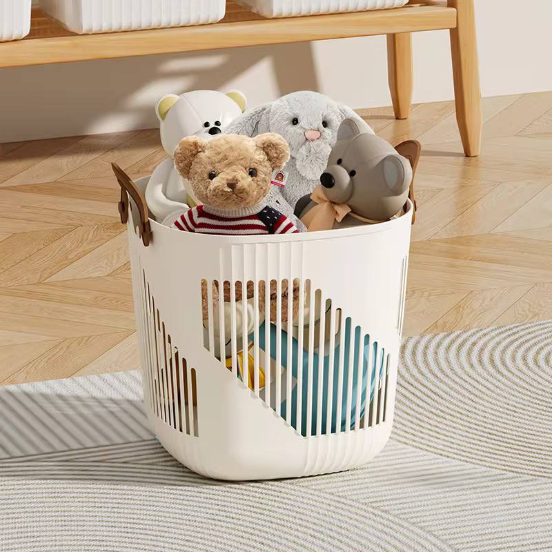 Large capacity laundry/storage basket