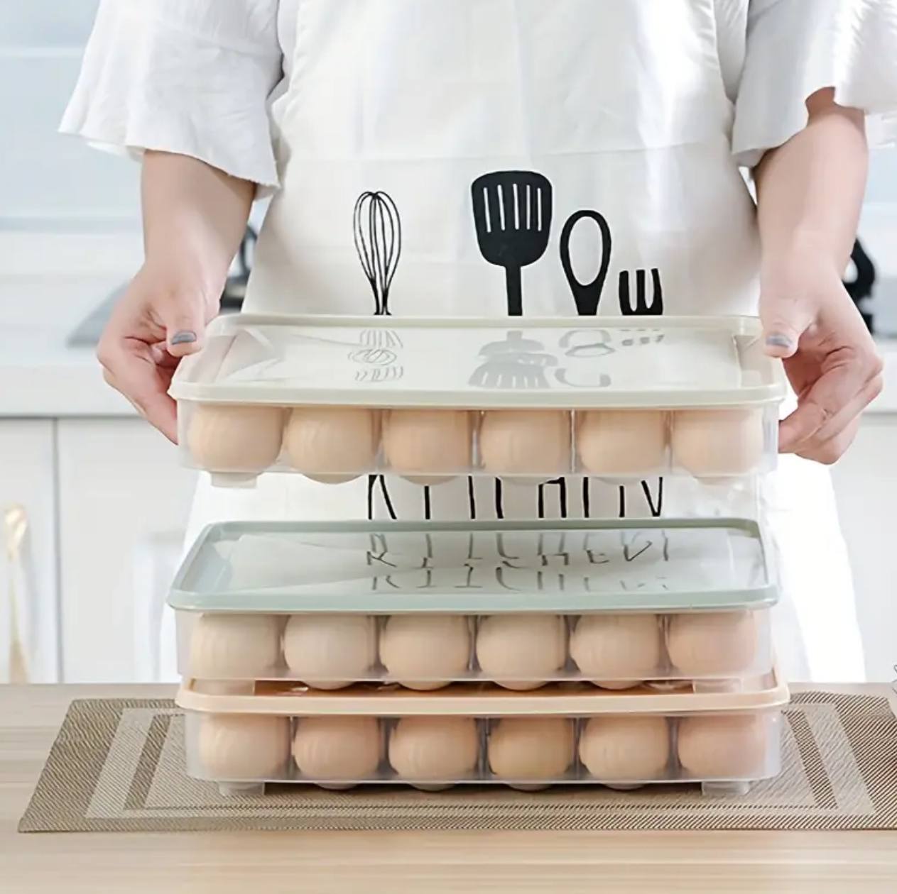 Stackable egg tray