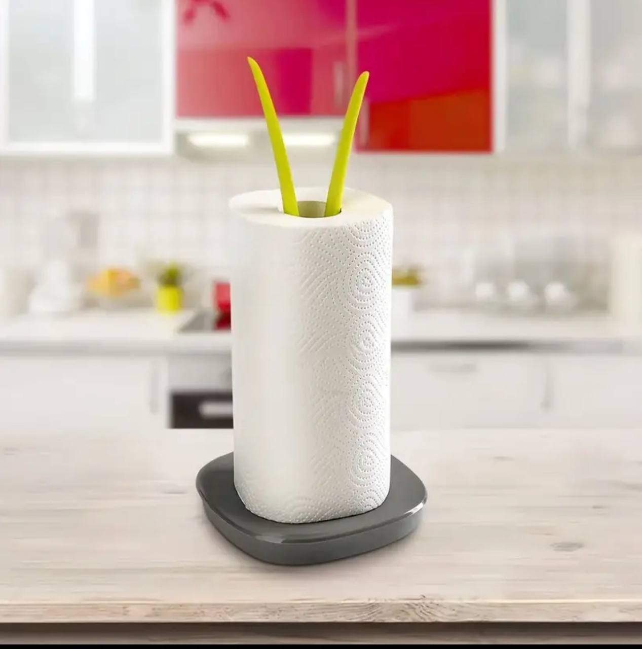 Vertical paper towel holder