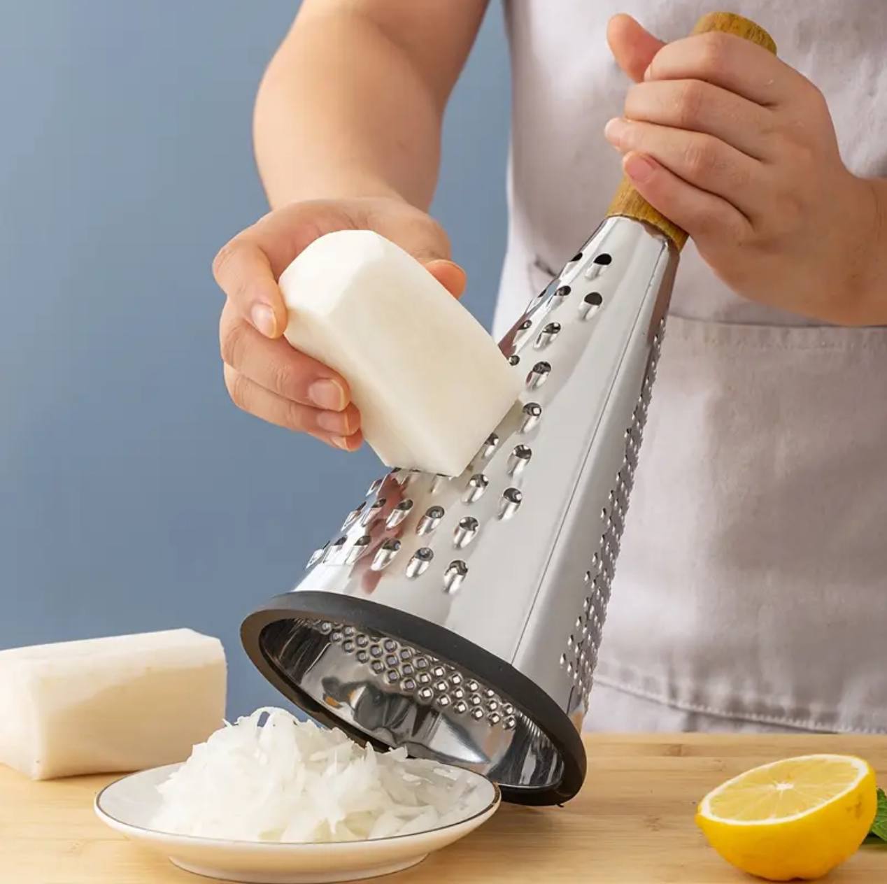3_Sided manual vegetable shredder/grater