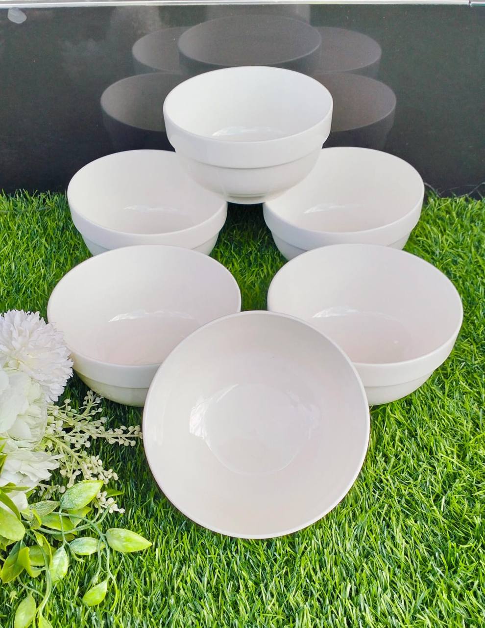 A set of 6pcs Bowls