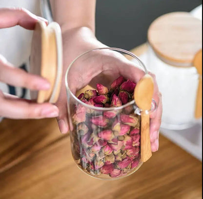 Airtight borosilicate storage jar with bamboo lid and bamboo spoon