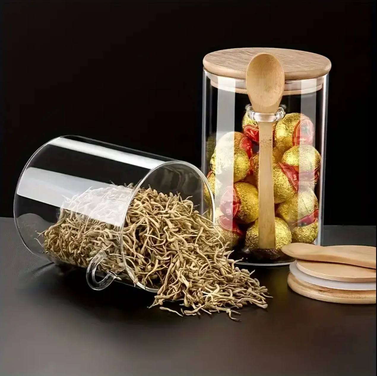 Airtight borosilicate storage jar with bamboo lid and bamboo spoon