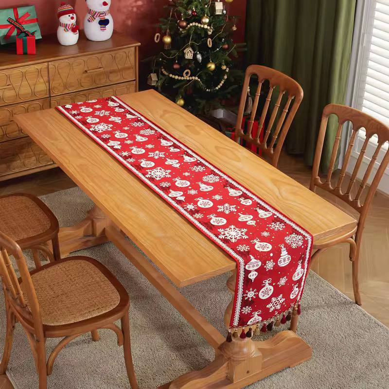 AMERICAN YARN-DYED JACQUARD CHRISTMAS TABLE RUNNER AND TABLE MATS
