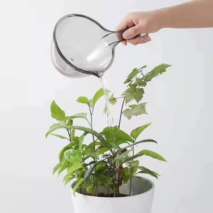 1Pc Transparent Long Handle Water Scoop