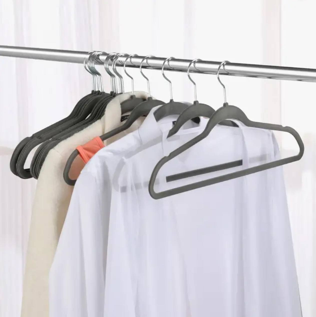 10pc velvet hangers