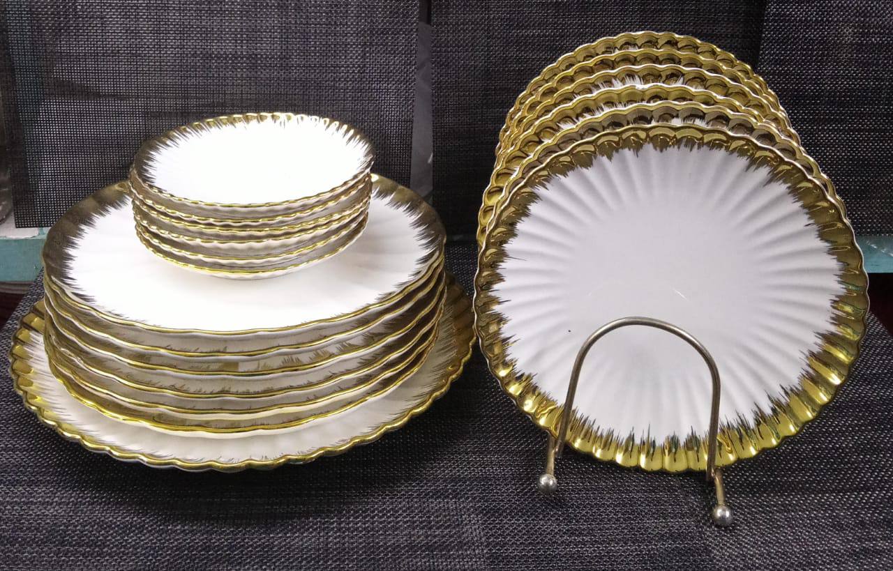38pc Ceramic Shell Dinner Set