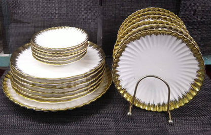38pc Ceramic Shell Dinner Set