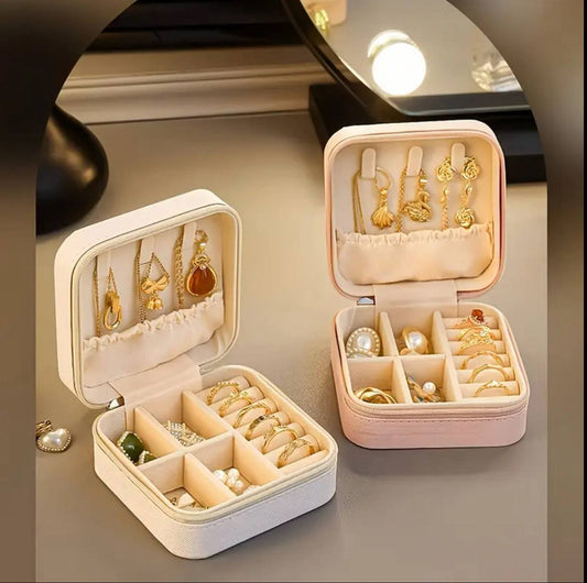 Accessories storage box// Travel jewelry box