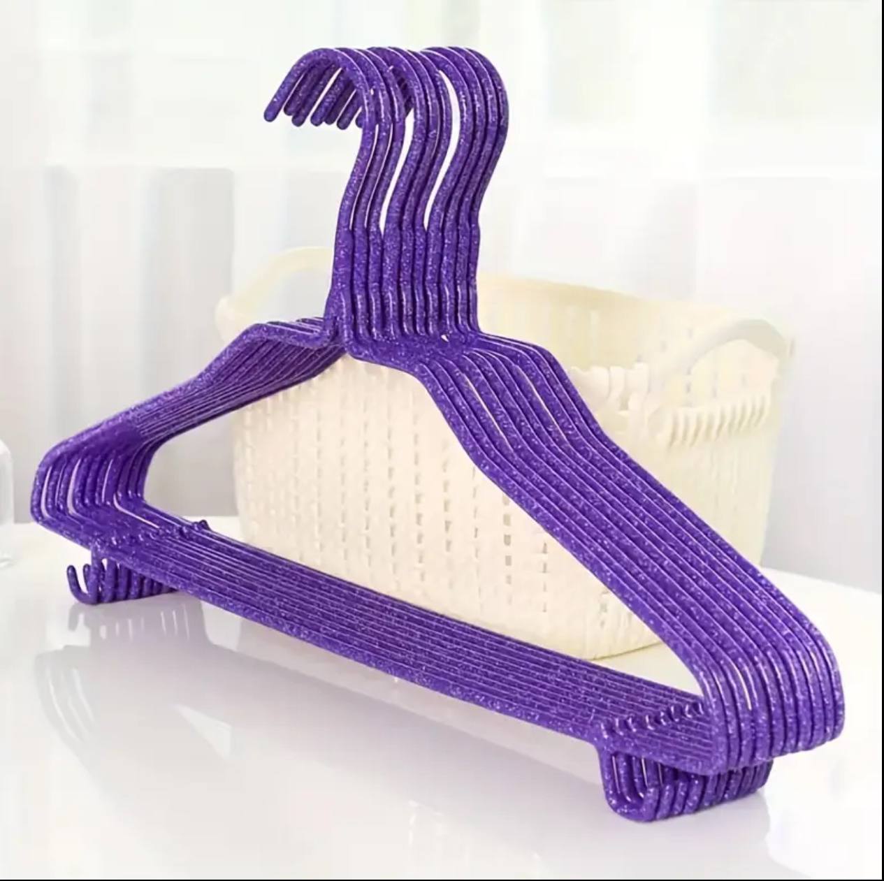 10pcs Clothes Hanger with hooks