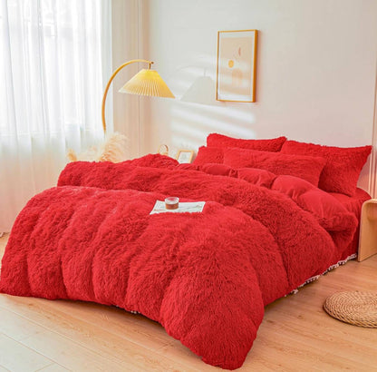 A set of 6 pcs luxury plush fluffy duvets bedding set