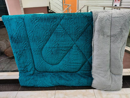 WOOLEN TUFTED DUVETS
Size: 6 by 7