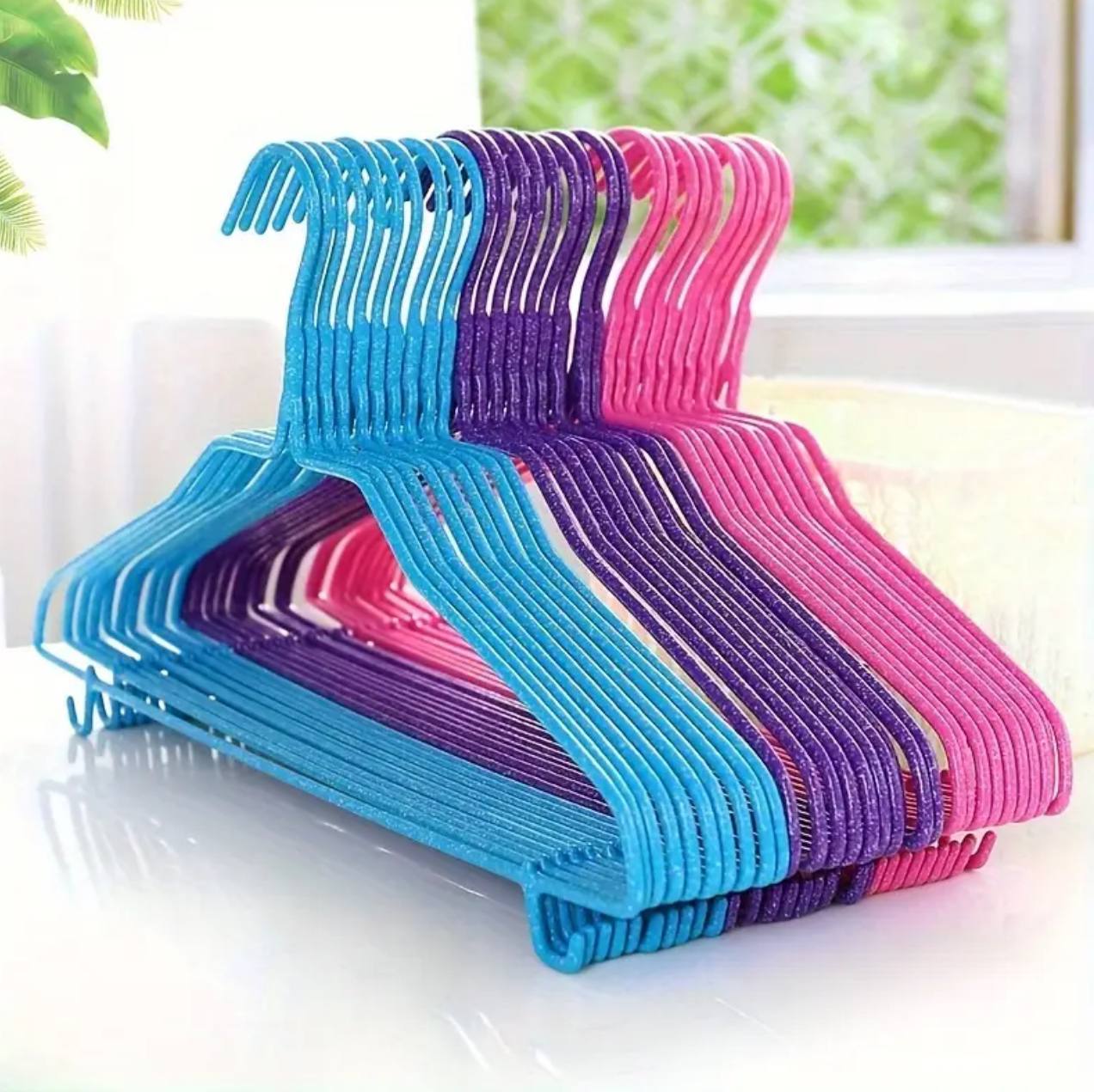 10pcs Clothes Hanger with hooks